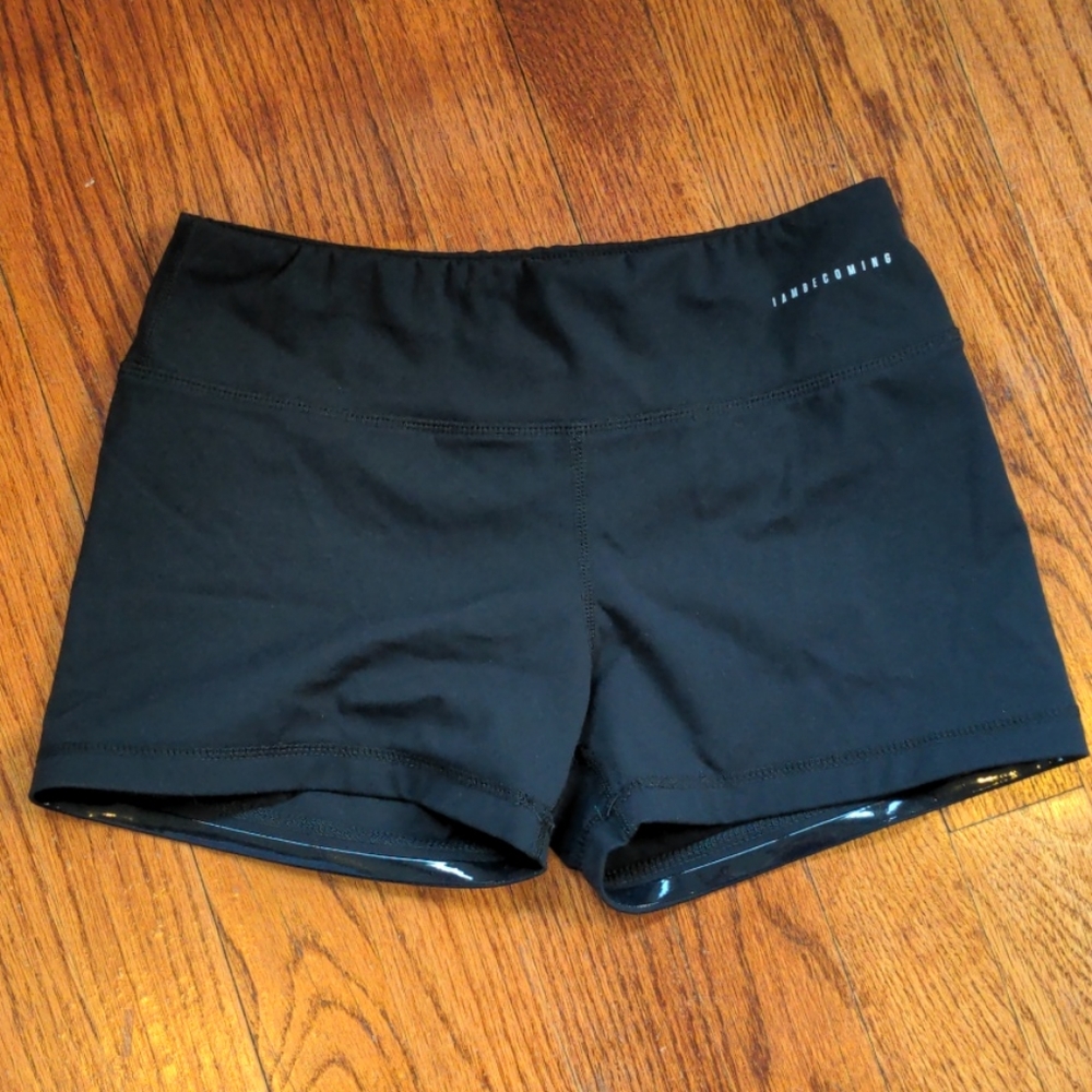 IAB 3" athletic booty shorts